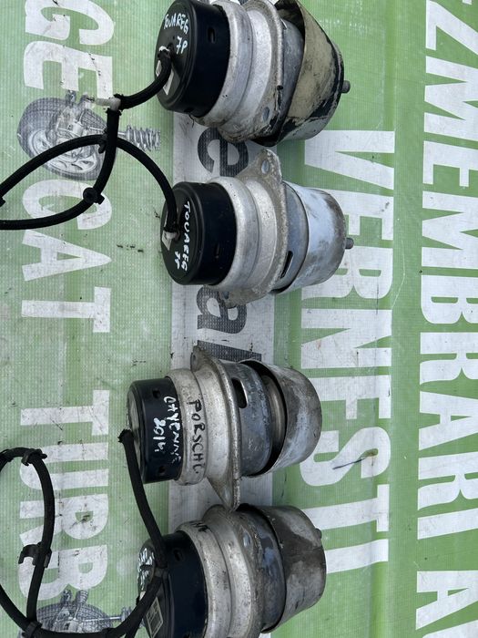 Tampon motor stânga , dreapta Volkswagen Touareg 7P 3.0 Tdi 2012