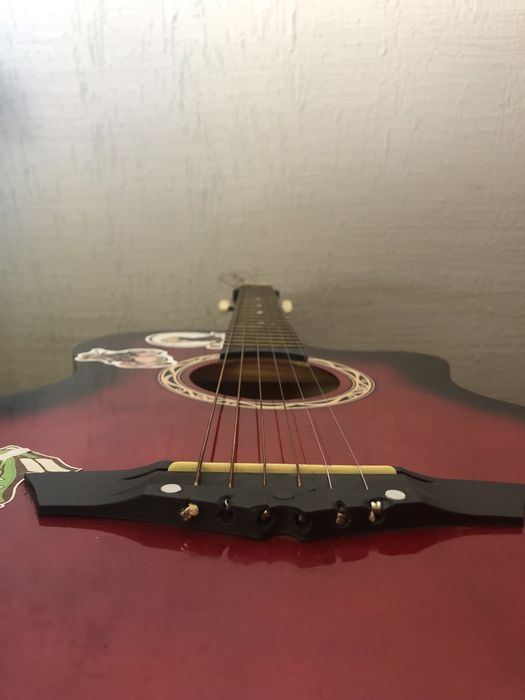 Акустическая гитара