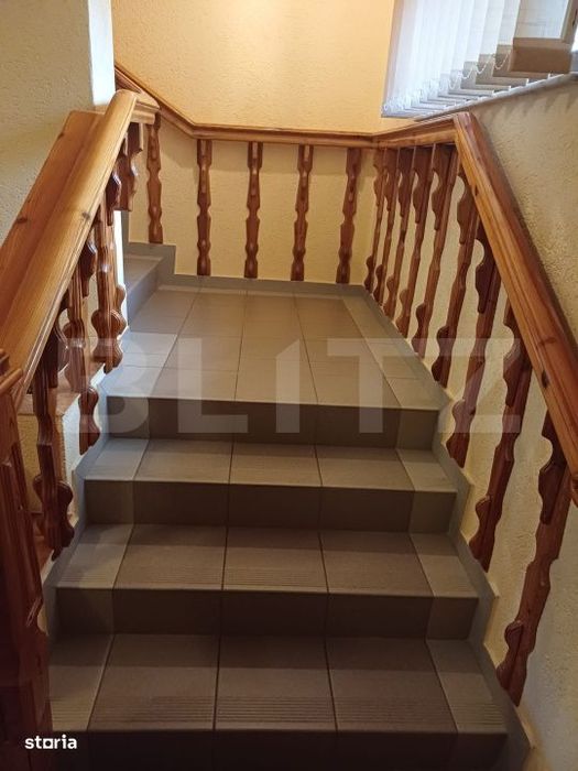 Vila de vanzare, 310 mp, teren 698 mp, zona Burdujeni