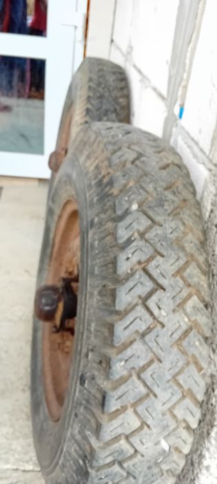 Cauciucuri și genți de vânzare 1200 lei Bucata