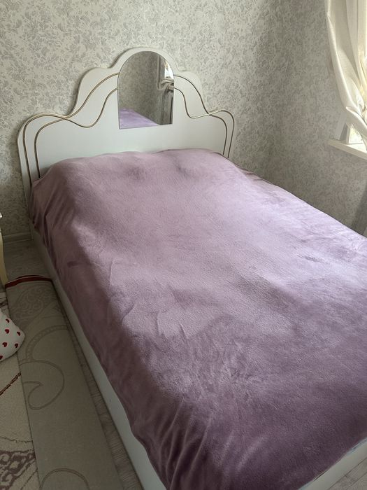 Кровать двуспальная