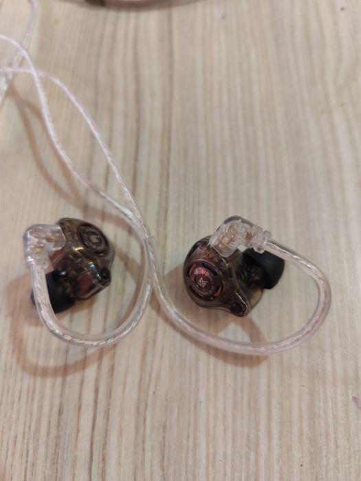 Căști IEM cu microfon