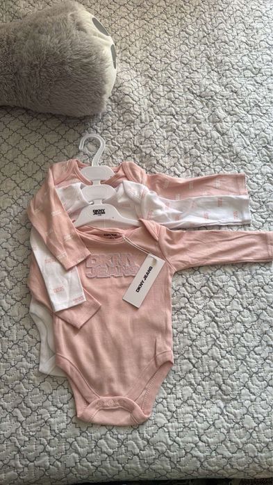 Комплекти на DKNY