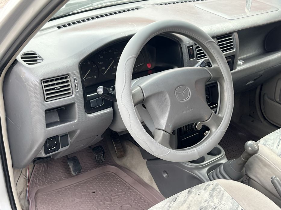 Продам мазда демио.