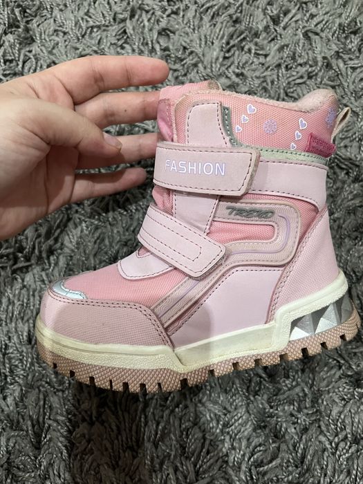 Зимние ботинки в отличном состоянии 26 размер