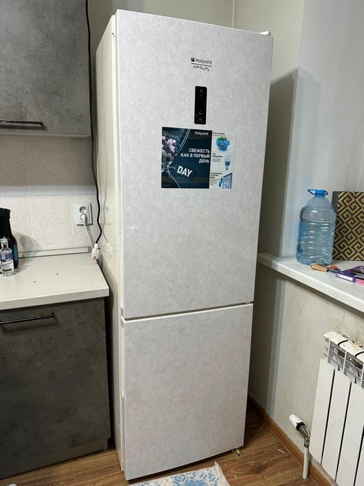 Холодильник Ariston стиралка LG