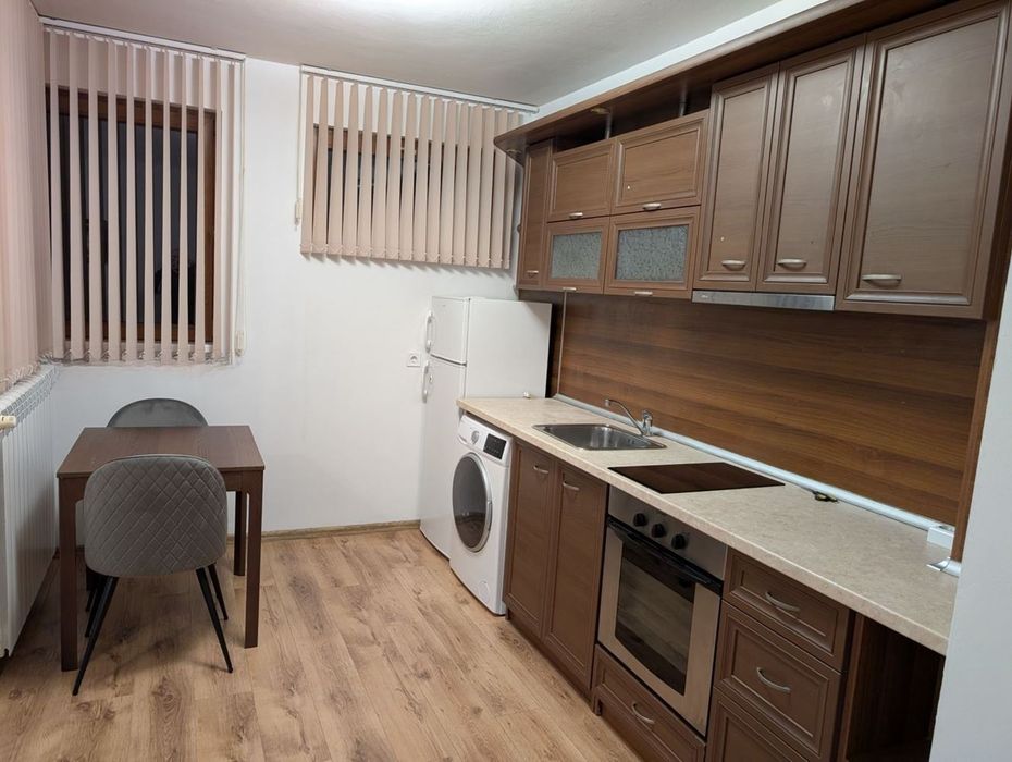 Дава се под наем Тристаен апартамент в София, Бояна - 72 кв.м за 697.17 € - Снимка #1