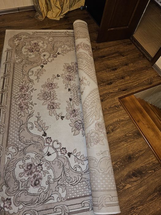 Продам ковёр 2,5×3,5