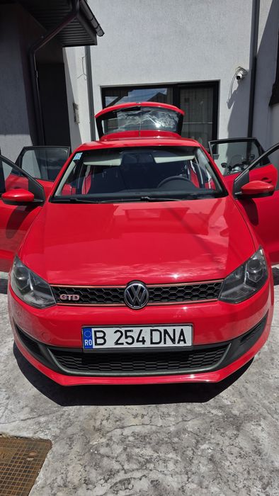 VOLKSWAGEN Polo