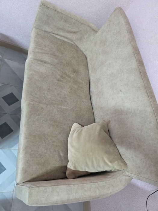 Продам диван офисный