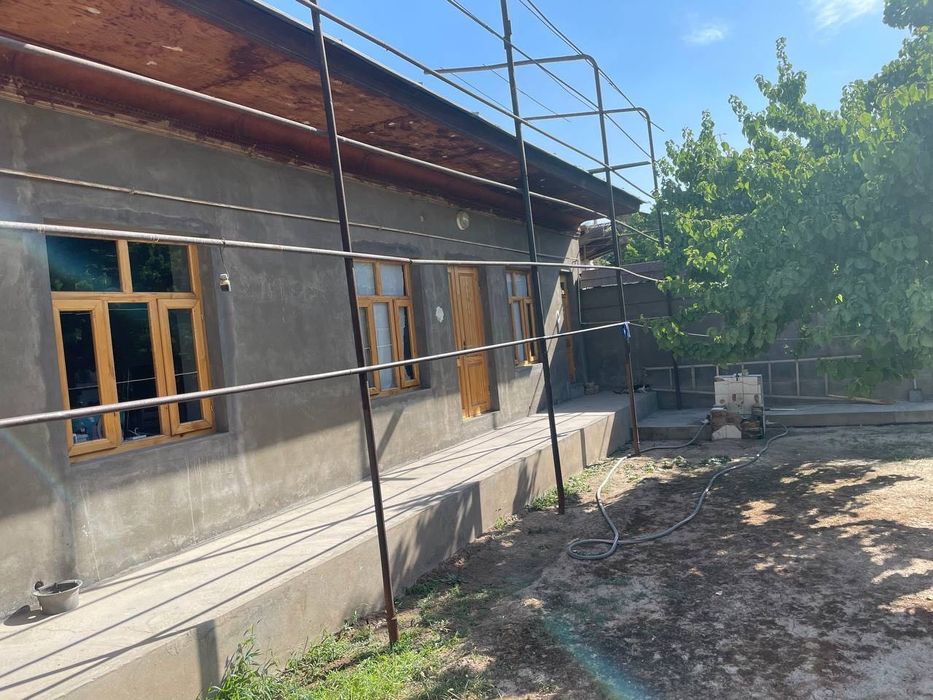 Частный дом, Римовый базар, у дороги