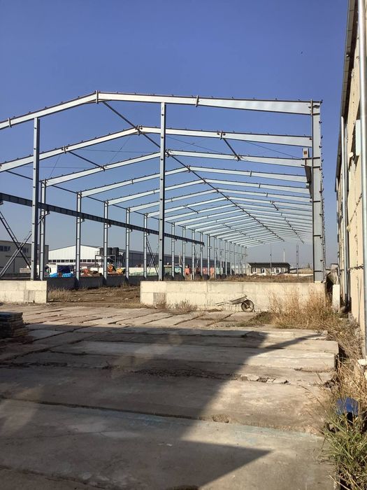 Производственная база с общей земельной площадью 1.3 гектара