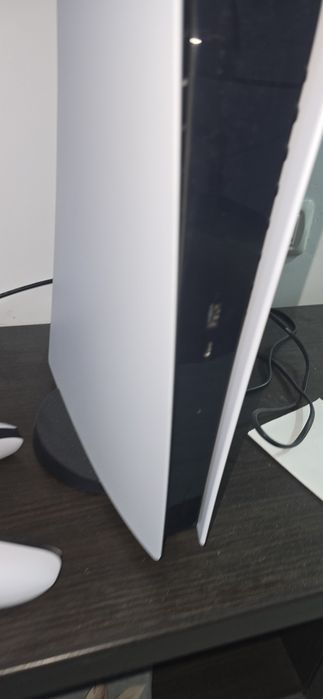PlayStation 5 PS5 Standard – Stare ca nouă