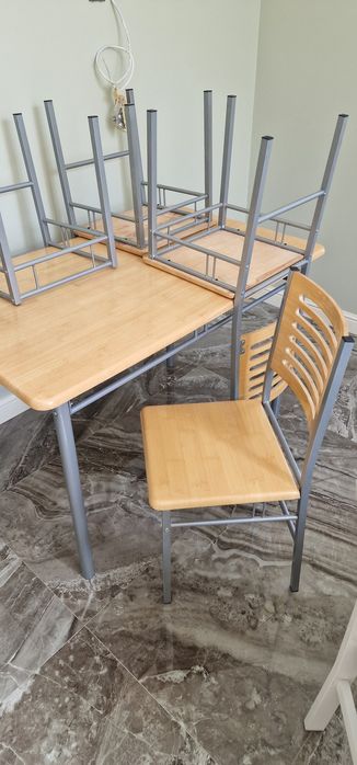 Стол кухонный со стульями