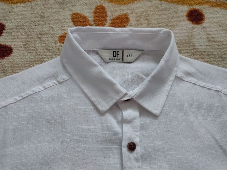 2бр. бели ризи за  8€ общо!