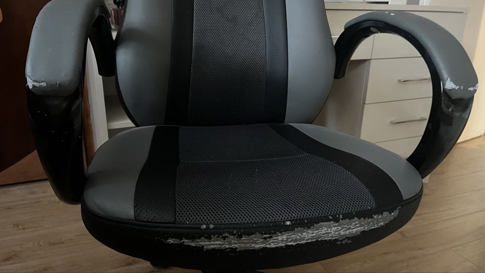 Геймърски стол за бюро