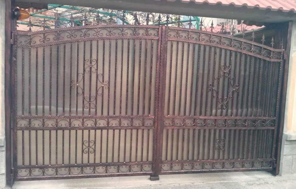 Porti garduri teava patrata fier forjat WPC jaluzea traforate