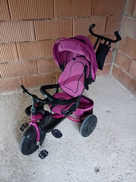 De vanzare Cărucior 3an1  legan electric scaun de masa  tricicleta