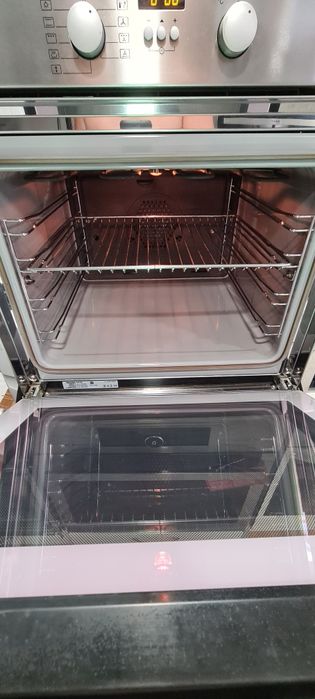 Фурна за вграждане Miele в к-т със стъклокерамични котлони