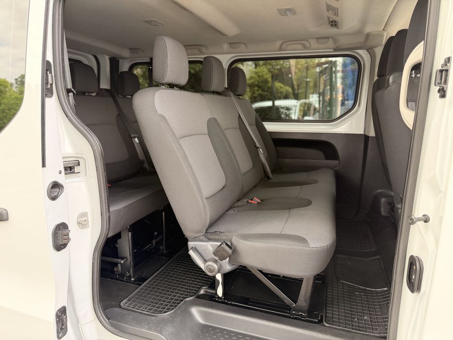 430Euro/Luna Renault Trafic 8+1 FaceLift 2022 150mii Km 2.0DCi Euro6 TVA Deductibil si Garantie 3 Ani Stare perfecta din  toate punctele de vedere