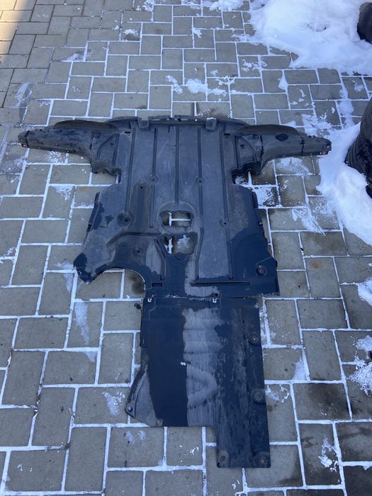 Scut motor scut cutie lateral prag pentru bara M Bmw E90 E91 E92