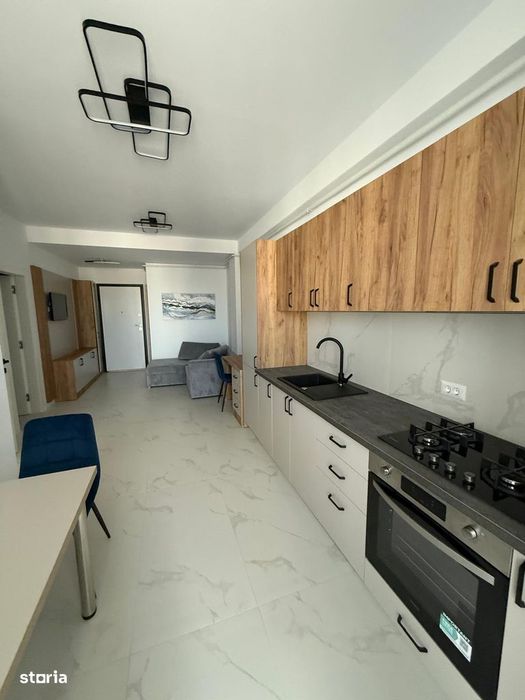 Intrare Obcini - Microapartament cu 2 camere semidecomandate.