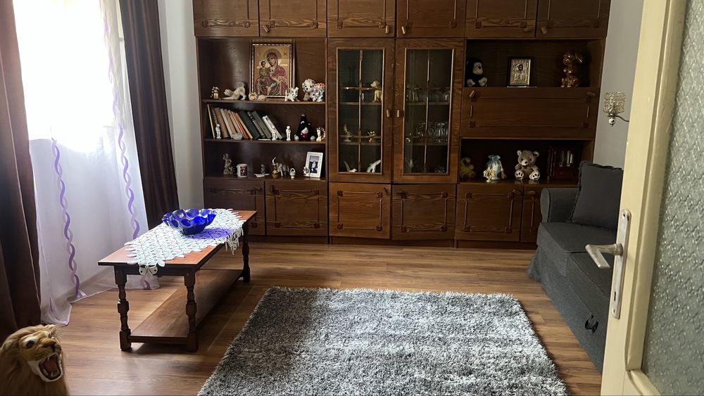 Casă de vânzare – 3 dormitoare, teren 1200 mp – Gherghița, Prahova