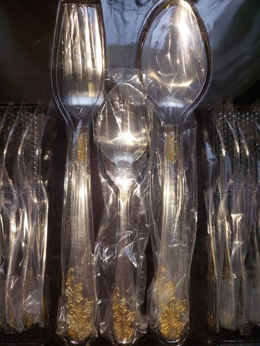 Набор ложек и вилок