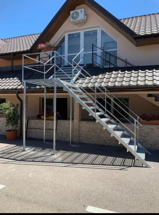 Scara zincate la comanda în toată tara oferim și montaj