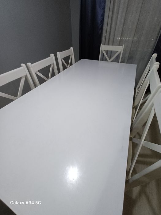 Кухонный стол и стулья