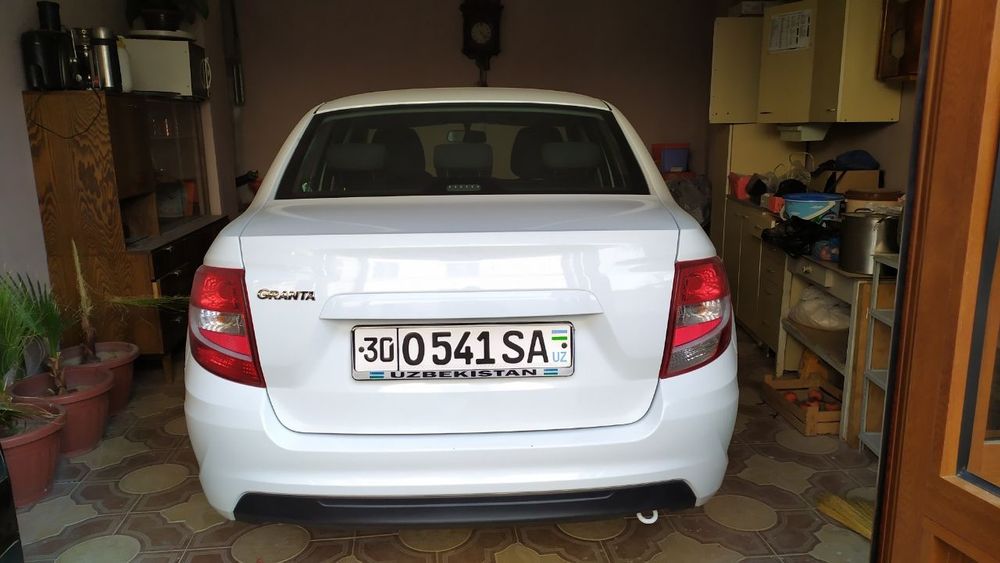 Lada Granta Beliy