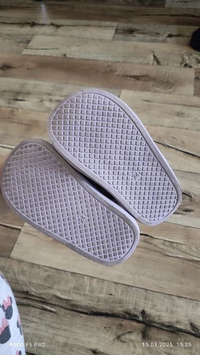 Новые сандали на левочку