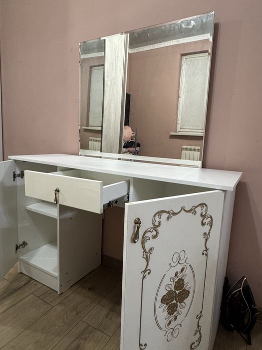 Туалетный столик, шкаф