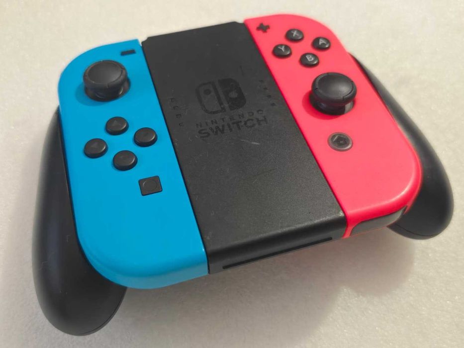 Controller Nintendo Switch Joy-Con Grip Kit (Joy-Con Albastru/Roșu Neon + Suport Grip)