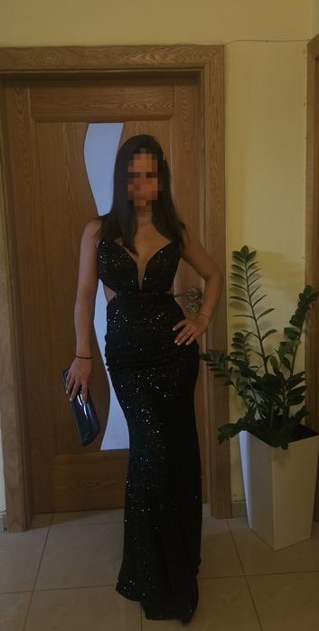 Официална рокля за повод.