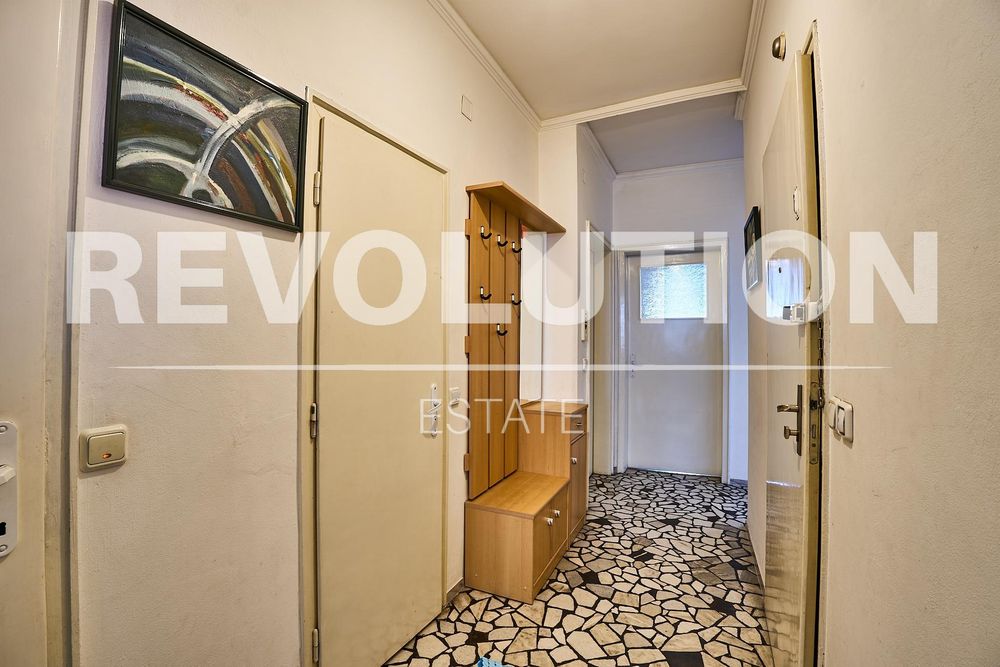 Дава се под наем Етаж от къща в Пловдив, Център - 108 кв.м за 425 € - Снимка #6