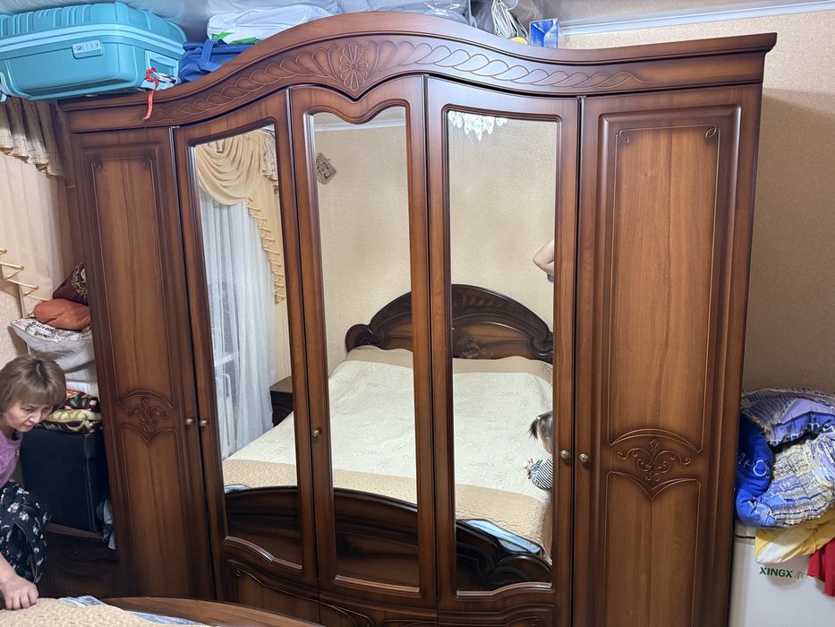 Спальный гарнитур