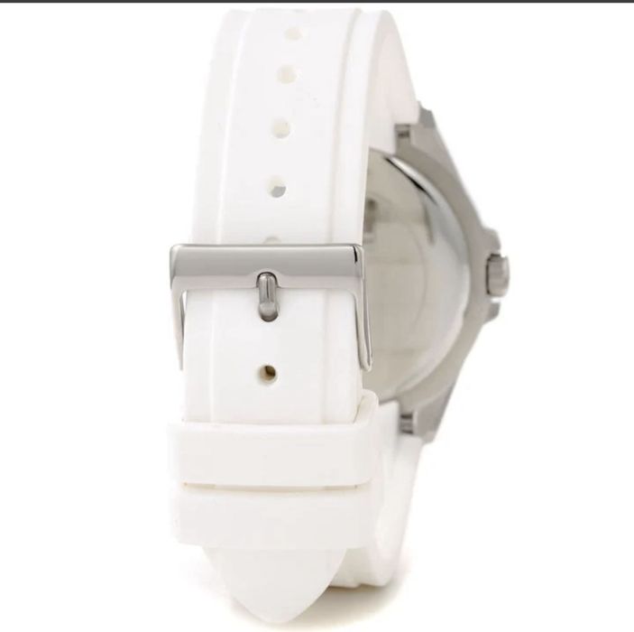 GUESS дамски часовник 40мм перфектен