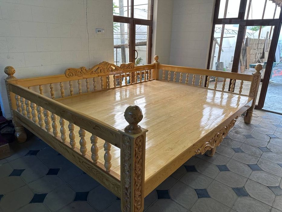 Kravat sotiladi Holati yangi