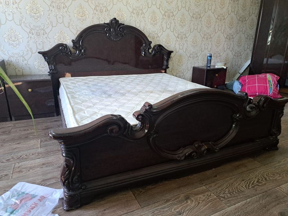 Продам кровать без матраса за 15тыщ