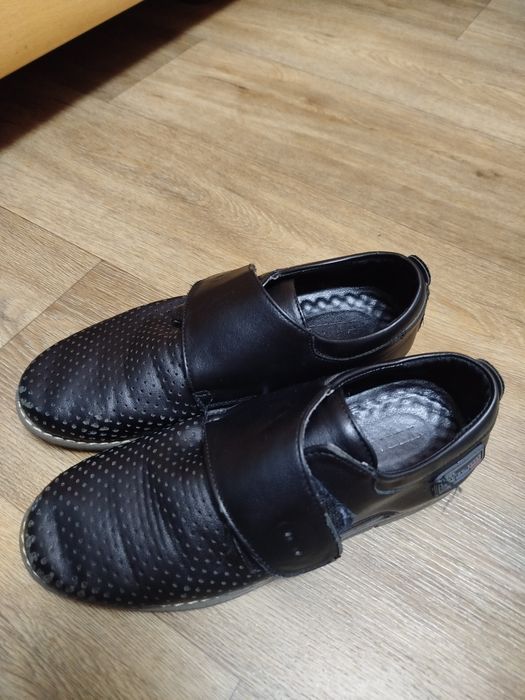 Продам обувь на мальчика р/р 37