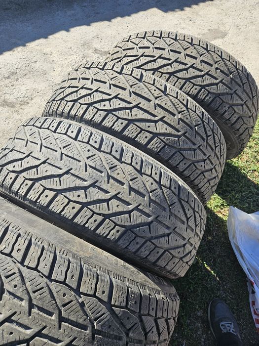 Зимние шины на 235/60 R18