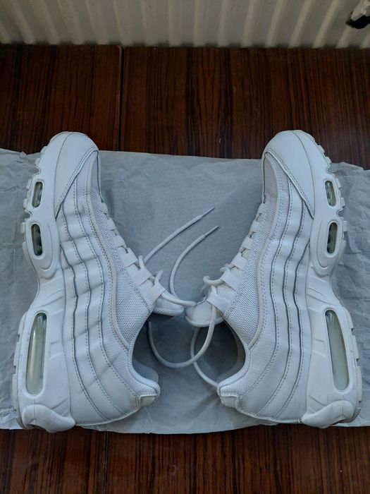 Обувки Nike Air Max 95 Essential