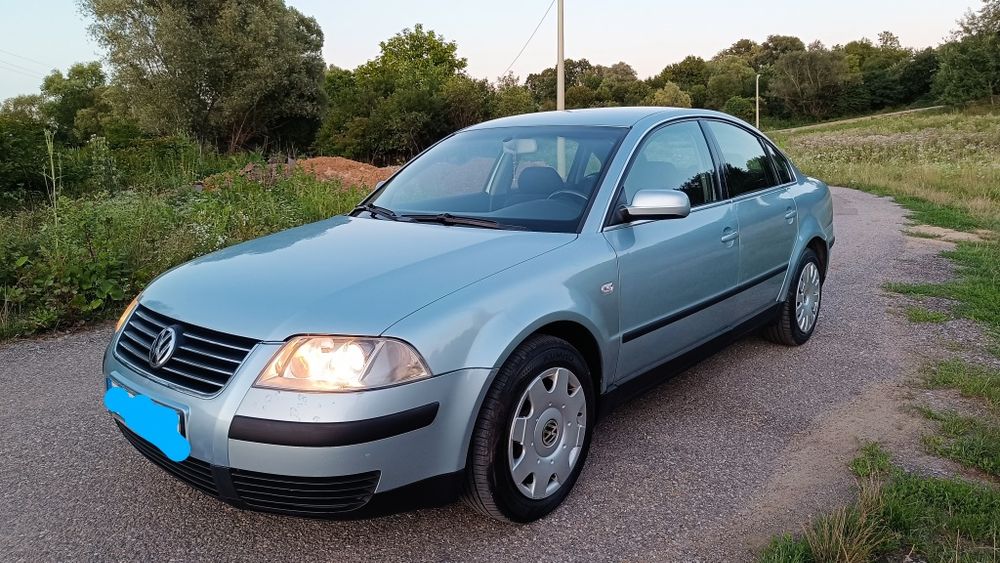 Vând Volkswagen Passat (2003)