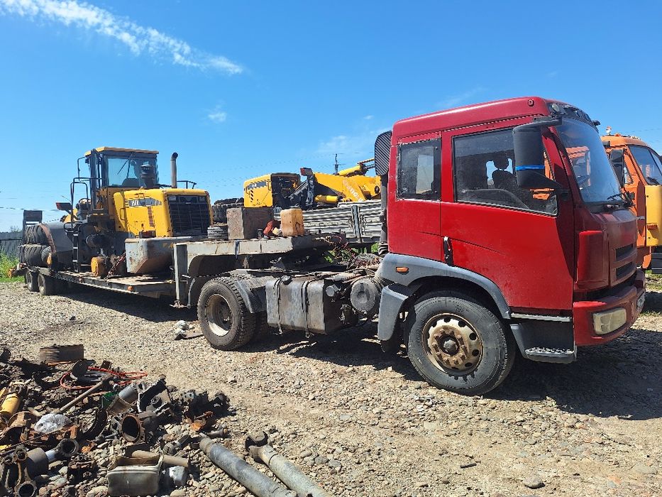 продам тягач Фав