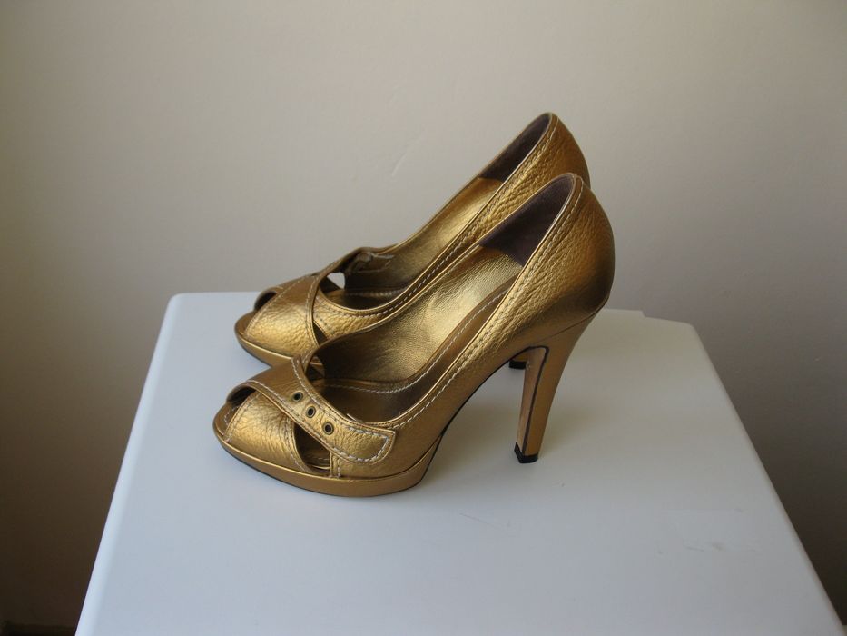 Женская обувь 37 размера