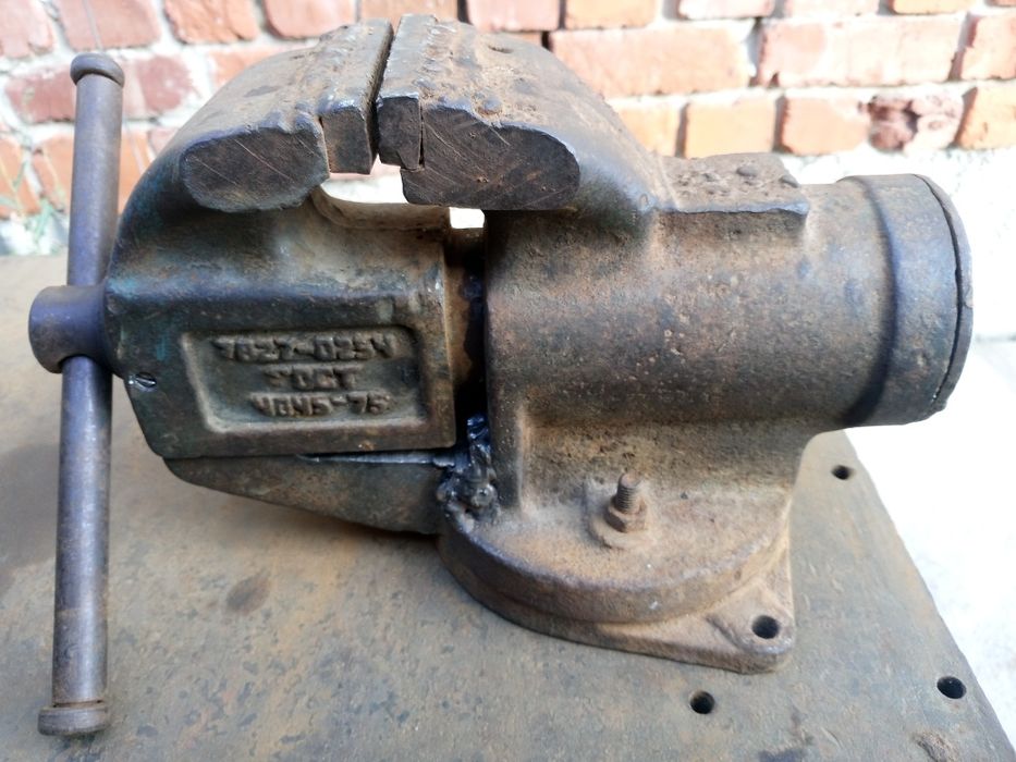 Тиски     80 мм.