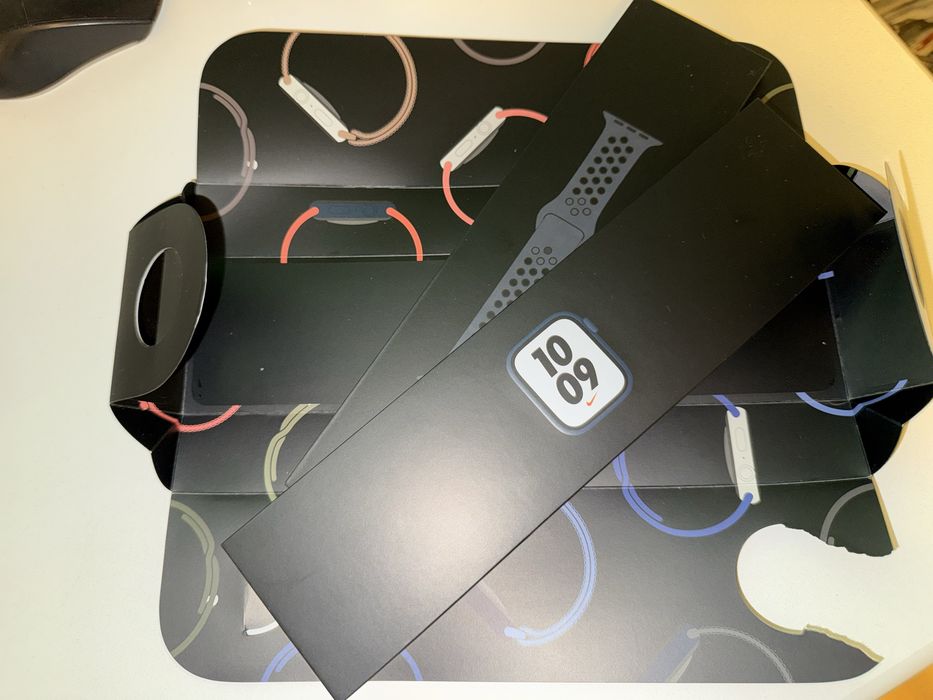 Apple watch series 7 45mm celluar + GPS nike edition, добро състояние