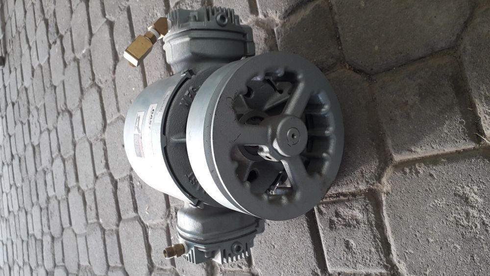 Продам поршневой воздушный компрессор Gast PCA-10