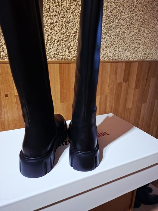 Оригинални ботуши на Patrizia pepe